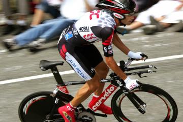 开云体育-烈焰与韵律的对决，F1迈阿密街道焦点战，巴西闪电终结牙买加不死鸟神话