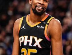 开云官网-深圳队横扫广东队，杜兰特状态火热